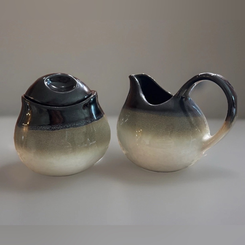 Sango NOVA BLACK 4932 Stoneware Creamer & Lidded Sugar Bowl Set